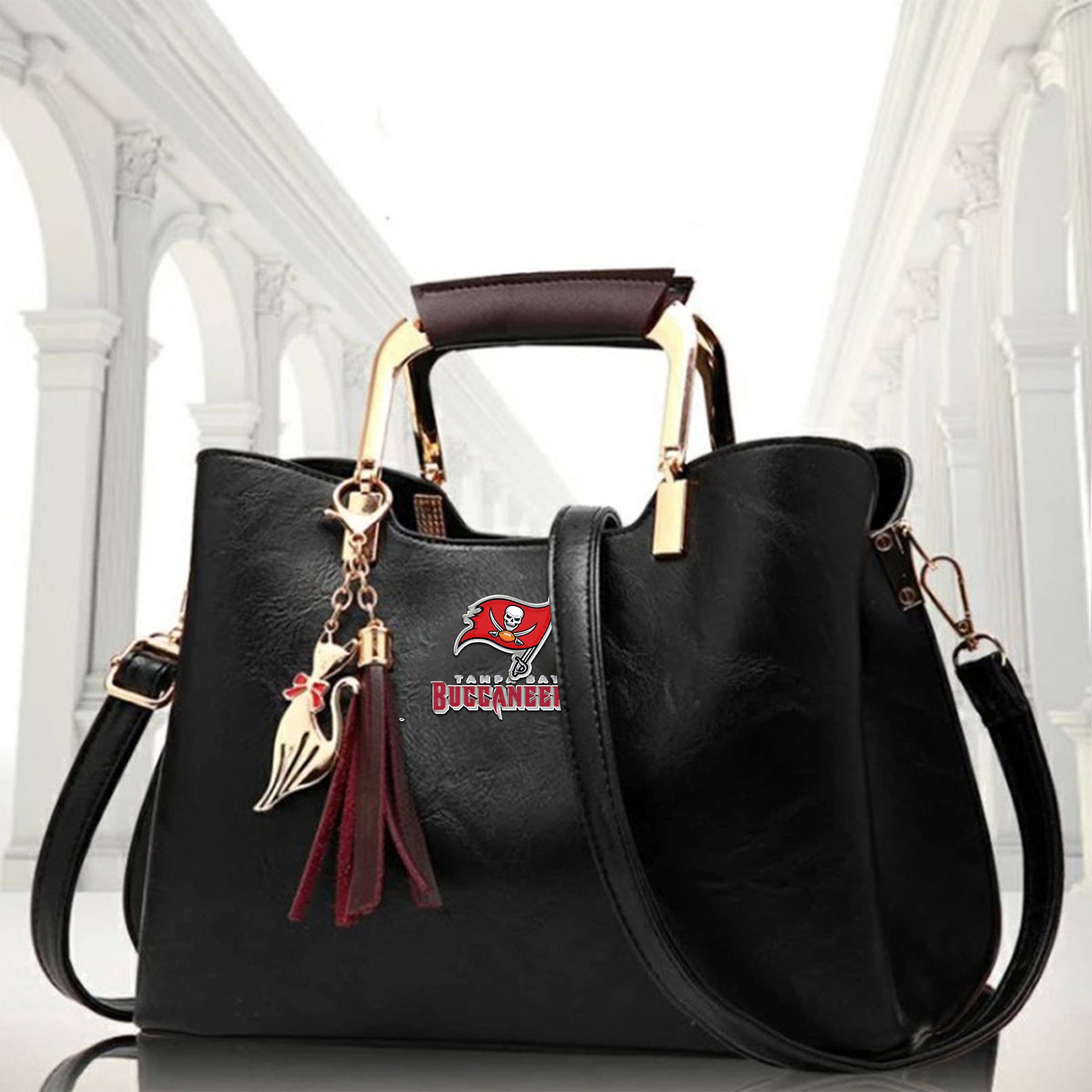 Tampa Bay Buccaneers Deluxe Handbag For Women 2024 Versions, Sport Shirts For Fan, Sport Gifts EHIVM-59466