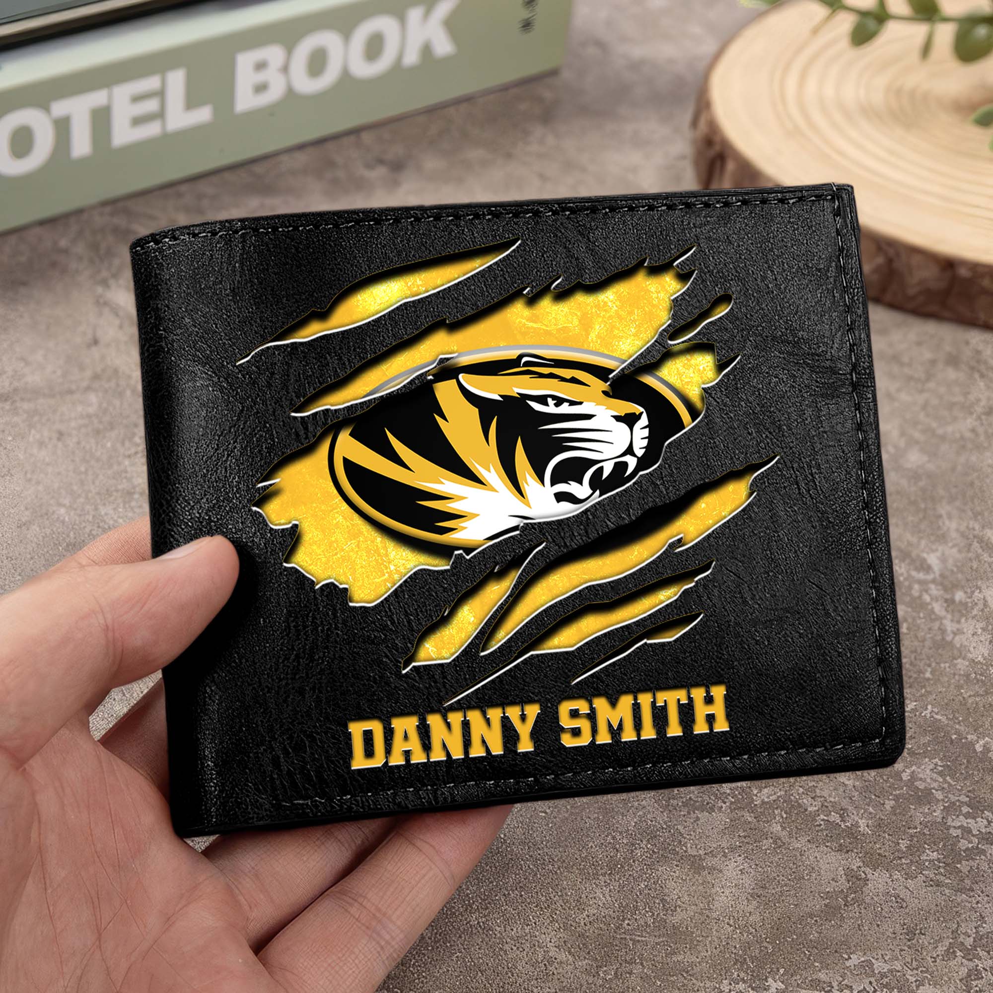 Missouri Tigers Men Wallet Custom Your Name, Football Team Men Wallet For Fans, Gifts For Football Lovers EHIVM-0214878