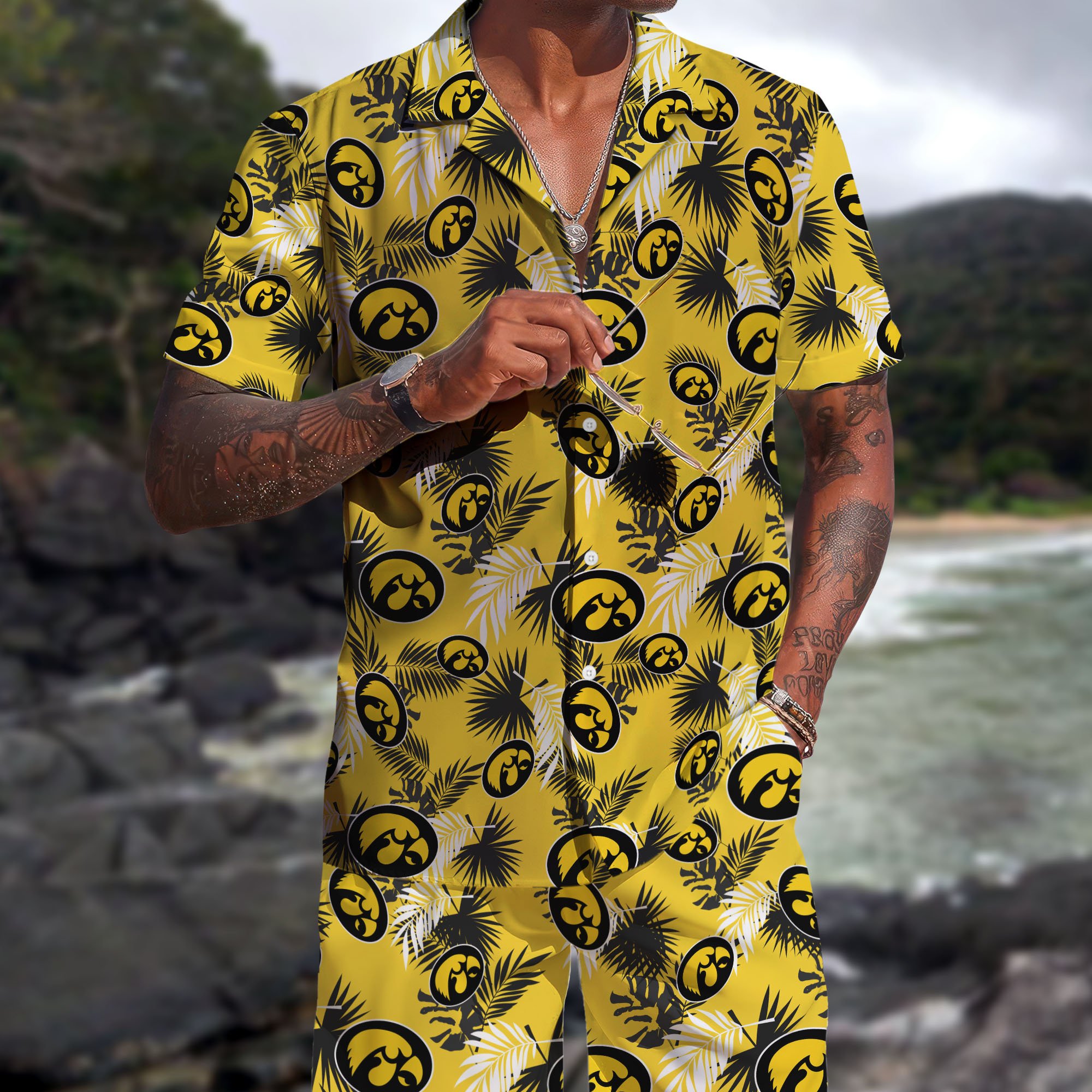 Iowa Hawkeyes Hawaiian Shorts Set  2025 Version, Hawaiian Shirts, Sports Shorts, Gifts For Fan EHIVM-04171878