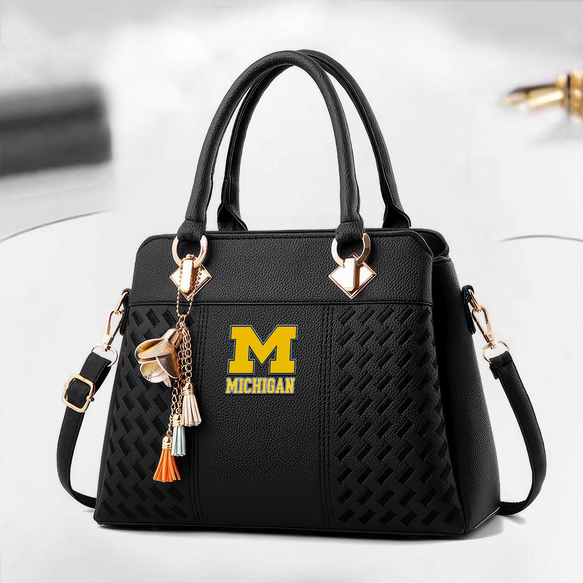 Michigan Wolverines Deluxe Handbag For Women 2025 Versions, Sport Deluxe Handbag, Mother's Day Gift EHIVM-04282113